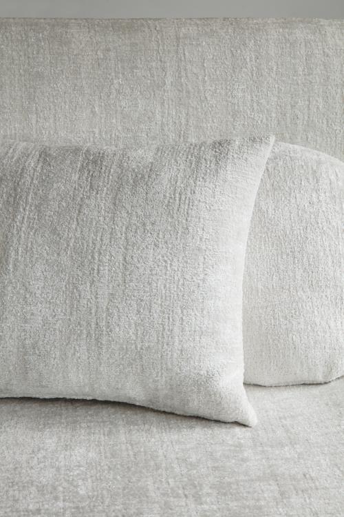 Curled Up X - Brava - Roomshot (1)